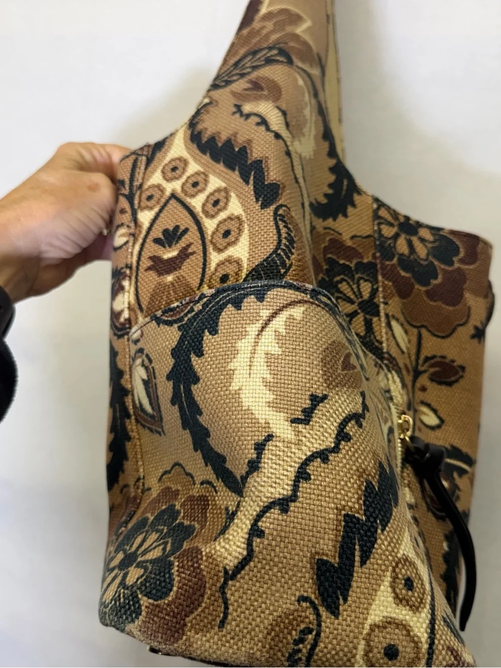 Spartina 449 shoulder hobo‎ bag brown and black botanical tapestry design.